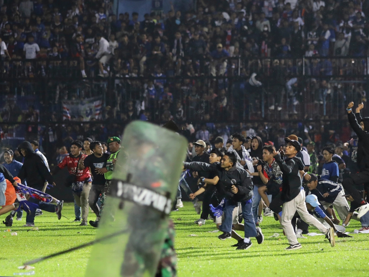 Indonesian Human Crush at FC Match kills 131