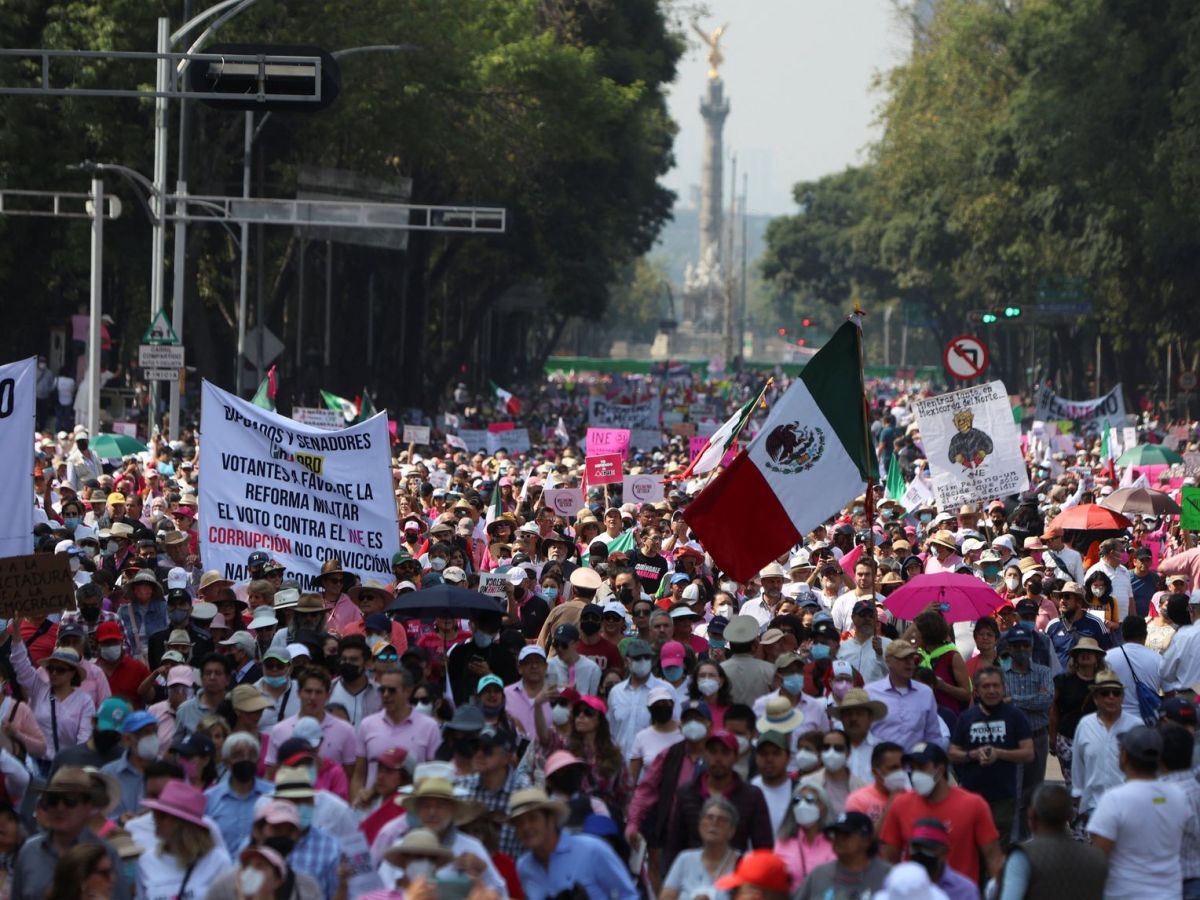 Mass Protests in Mexico against overhaul of democracy
