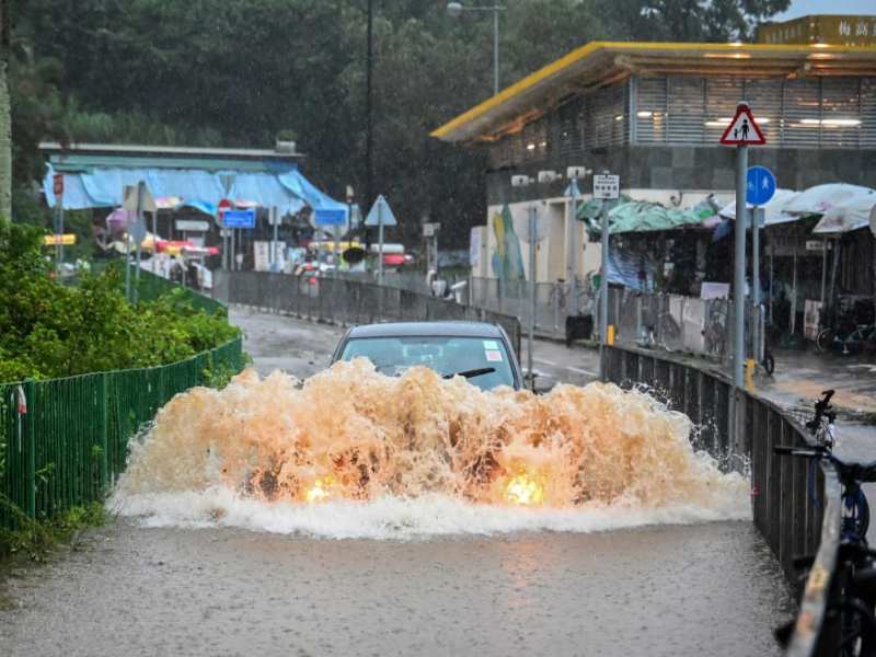 Hong Kong flooded by largest amount of rainfall on Record
